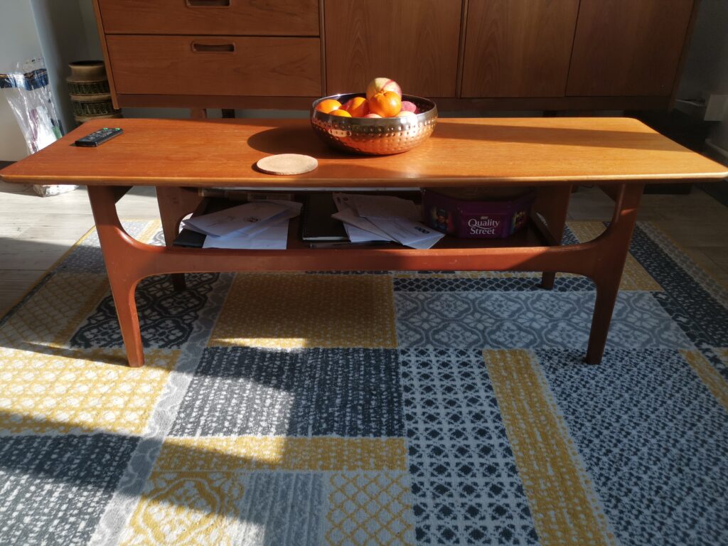 How To Find Cheap Mid-Century Furniture - Jentique Stingray coffee table